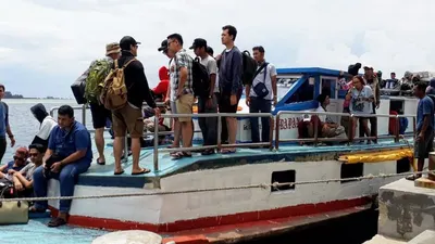 Wisatawan mengunjungi Kepulauan Seribu (pulauseribu.jakata.go.id)