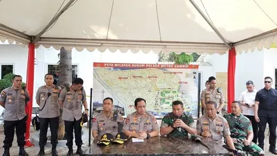 Pangdam Jaya Mayjen TNI Eko Margiyono sedang memberikan keterangan pers soal insiden ledakan granat asap di kawasan Monas, Jakarta Pusat. (Ayojakarta.com/Aprilia Rahapit)