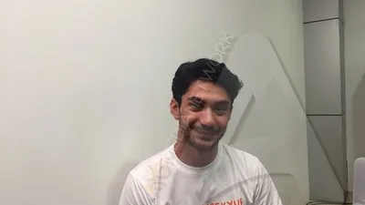 Reza Rahadian Dipanggil Monyet?