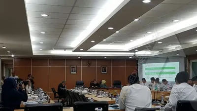 Rapat Komisi D DPRD dengan Dinas LH DKI Jakarta/Ayojakarta.com-Aprilia Rahapit