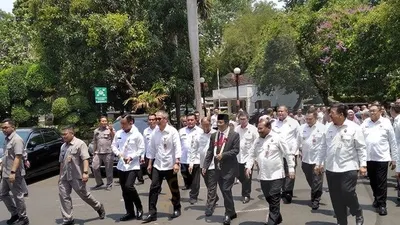 Menko Polhukam Mahfud MD menyambangi kantornya untuk serah terima jabatan dengan Wiranto/Ayojakarta.com