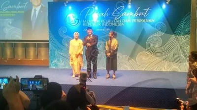 Pisah sambut Susi Pudjiastuti dengan Menteri KKP Edhy Prabowo/Ayojakarta.com