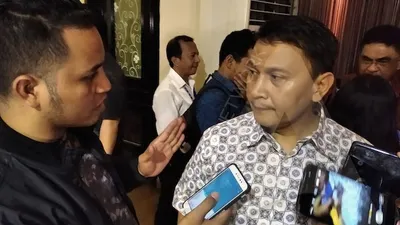 Ketua DPP PKS, Mardani Ali Sera, diwawancara usai menjadi nara sumber diskusi (Sabtu, 19/10/2019)/Ayojakarta.com