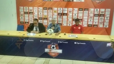Pelatih Persija Edson Tavares memberikan keterangan usai laga menjamu Semen Padang di Stadion Patriot Candrabhaga/Ayojakarta.com
