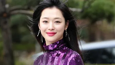 Choi Jin Ri alias Sulli/The Sun