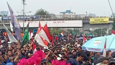 Demonstrasi ribuan mahasiswa di depan Gedung DPR RI, Jakarta, Selasa (24/9/2019)/Ayojakarta.com