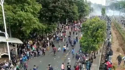 Kericuhan massa pelajar di sekitar Stasiun Palmerah/Ayojakarta.com