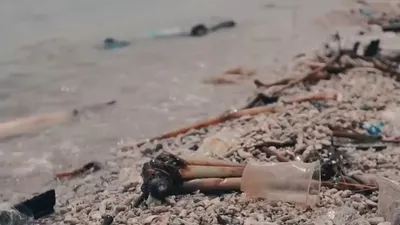 Sampah berserakan di Pulau Untung Jawa, Kepulauan Seribu/Youtube