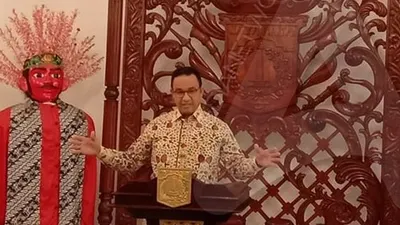Gubernur DKI Jakarta, Anies Baswedan memberikan keterangan kepada awak media/Ayojakarta.com