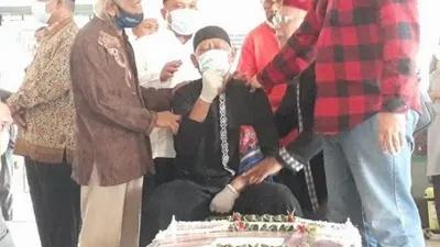 Tangis keluarga sambut jenazah pramugari Isti, korban Sriwijaya Air. (Suara.com/_Wivy Hikmatullah