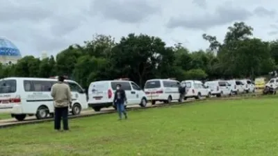 Cuitan Lapor Covid soal antrean mengular ambulans di pemakaman. (Twitter/LaporCovid)