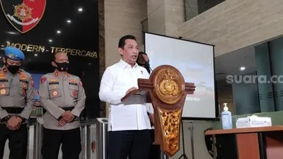 Kabareskrim Polri Komjen Listyo Sigit Prabowo konferensi pers soal penembakan laskar FPI. (Suara.com/Bagaskara)