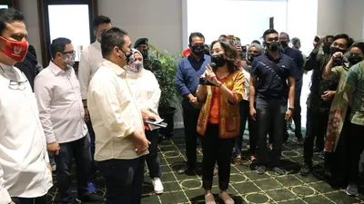 Wakil Gubernur DKI Jakarta, Ahmad Riza Patria meninjau persiapan pembukaan bioskop di Pusat Grosir Cililitan (PGC), Kramat Jati, Jakarta Timur, Sabtu (29/8/2020) / dok humas