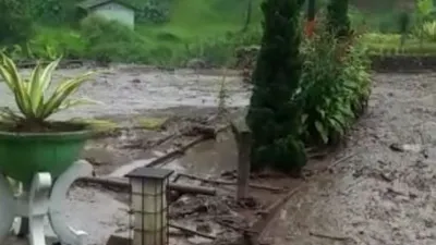 Cisarua diterjang banjir bandang / Suara.com