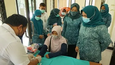 Tim Penggerak Pemberdayaan Kesejahteraan Keluarga (TP PKK) Kabupaten Bekasi menggelar rapid test gratis untuk kaum perempuan di Kantor Sekretariat PKK Kabupaten Bekasi, Cikarang Pusat, Rabu (16/12/2020)/Humas Pemkab Bekasi