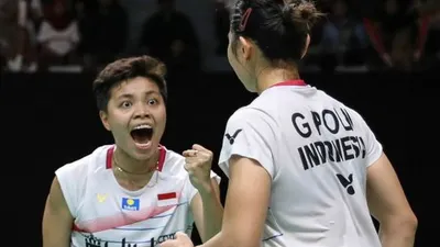 Pasangan ganda putri Indonesia, Greysia Polii/Apriyani Rahayu, memenangi laga semifinal Indonesia Masters 2020 melawan Kim So Yeong/Kong Hee Yong (Korsel) di Istora Senayan, Jakarta, Sabtu (18/1). [Humas PBSI]