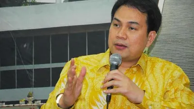 Aziz Syamsuddin Mantap Dukung Airlangga di Munas Golkar
