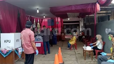 TPS 15 tempat Pradi Supriatna mencoblos di Pilkada Depok 2020. (Suara.com/Arga)