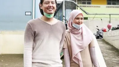Roger Danuarat dan Cut Meyriska (suara.com)