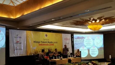 Bupati Banyuwangi, Abdullah Azwar Anas memberikan ceramah dalam diskusi publik bertajuk ''Mimpi Tokoh Muda untuk Indonesia 2045''/Ayojakarta.com