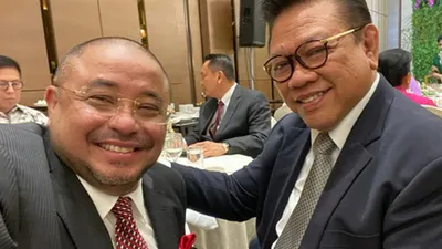 Anggota DPR dari Fraksi PKS, Aboe Bakar Alhabsyi foto selfie bersama politisi senior Partai Golkar, Agung Laksono/Dok Pribadi