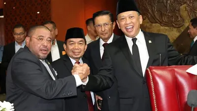Aboe Bakar Al Habsyi foto salam komando bersama Bambang Soesatyo/Dok