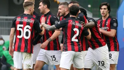 Para pemain AC Milan merayakan gol ke gawang Fiorentina. (Foto: EPA-EFE/MATTEO BAZZI)