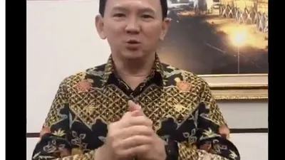 Mantan Gubernur DKI Jakarta, Basuki Tjahaja Purnama alias Ahok, mengucapkan Selamat Imlek via akun Twitter @basuki_btp