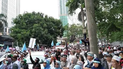 Delegasi massa aksi bela etnis Uighur tidak diterima masuk ke dalam kantor Kedubes China di kawasan Mega Kuningan, Jakarta Selatan. (Ayojakarta.com/Dhika Alam Noor)