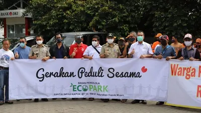Komunitas PIK di Kelurahan Kapuk Muara, Penjaringan, Jakarta Utara itu membantu warga ekonomi lemah di kelurahan mereka yang paling terdampak wabah COVID-19. (Kominfotik Jakarta Utara)