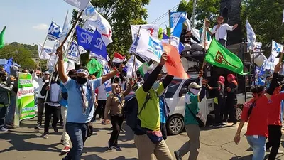 8 Federasi Buruh Tolak RUU Omnibus Law dan Suarakan Darurat PHK