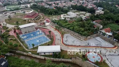 Foto udara suasana Alun-alun Kota Depok, Jawa Barat.  Foto: Republika/Putra M. Akbar