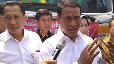 Menteri Pertanian, Amran Sulaiman, bersama Kepala Bulog, Budi Waseso/RMOL