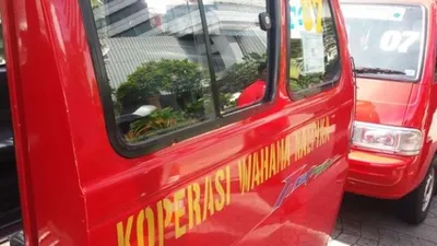 Angkot KWK (bus-truck.id)
