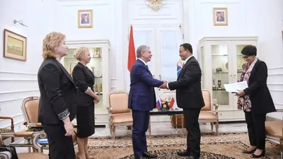 Anies menerima Duta Besar Federasi Rusia Untuk Indonesia, Lyudmila Vorobyeva, serta Delegasi Moskow dan Dewan Bisnis Rusia, Cheremin Sergey, di Balaikota DKI Jakarta, Rabu (4/12/2019). (Foto: Facebook Anies Baswedan).