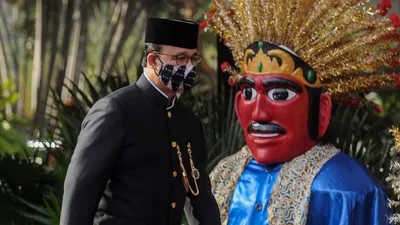 Gubernur DKI Jakarta Anies Baswedan menarik rem darurat penanganan Covid-19. PSBB kembali ke masa awal dan tidak berlaku lagi PSBB transisi