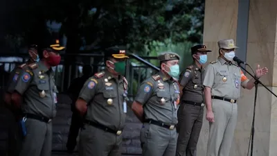 JAKARTA PSBB KETAT: Ini Pesan Gubernur Anies Baswedan kepada Satpol PP dan ASN di Hari Pertama