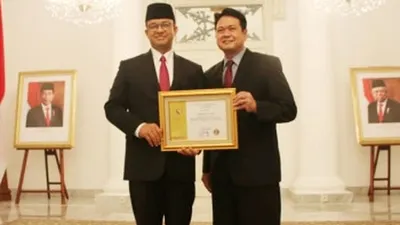 Anies Baswedan Terima Penghargaan Paramakarya 2019