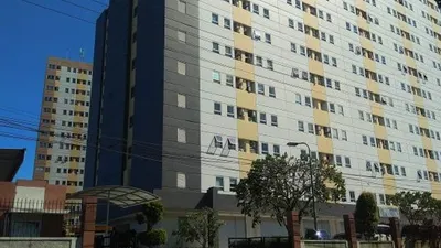 Apartemen Puncak Permai Surabaya, lokasi ditemukannya wanita asal Semarang tewas diduga dibunuh. (Suara.com/Dimas)