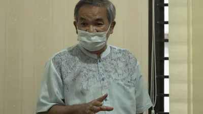 Dr Aqua Dwipayana saat memberikan motivasi karyawan Ayosemarang.com di Semarang, Selasa (6/10/2020). (Ayosemarang.com/Rido Sukendro)