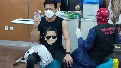 Disuntik Vaksin Lagi, Ariel Noah Ceritakan Efek Samping yang Dirasakan (AyoBandung)