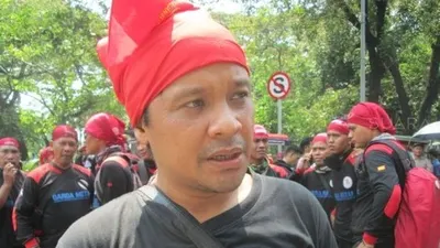 Ketua AJI Jakarta, Asnil Bambani Amri di Jakarta, Selasa (15/2/018). [Suara.com/Adhitya Himawan]