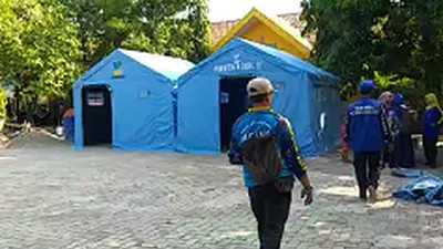 Tagana Bangun Tenda Darurat untuk Siswa SDN Gentong