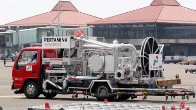 Penyaluran bahan bakar avtur (PT Pertamina)