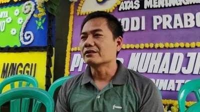Suwandi, ayah editor Metro TV Yodi Prabowo yang ditemukan tewas diduga dibunuh. (Suara.com/Bagaskara Isdiansyah)