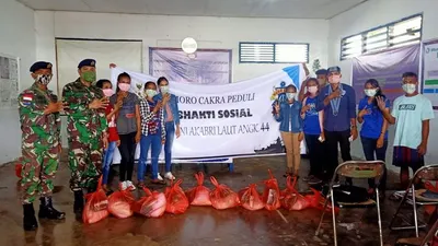 Bakti sosial alumni AAL 44 tahun 1998 di kota Saumlaki