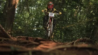 Balap Sepeda Down Hill (Antara)
