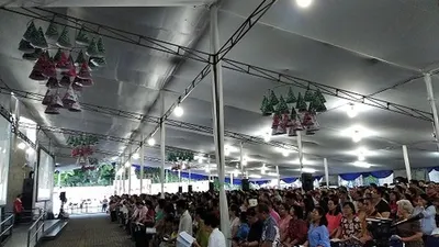 Jemaat mengikuti Misa Natal di Gereja Katedral Jakarta (Ayojakarta.com/Dhika Alam Noor)