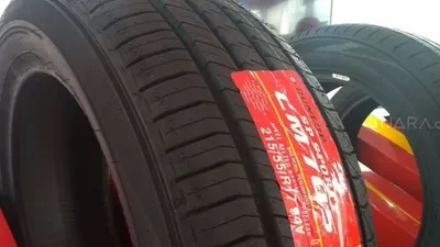 Ban Dunlop diuji langsung di lapangan, Dunlop SP Sport LM705 dimensi 215/55/ZR17 [Suara.com/Manuel Jeghesta Nainggolan].