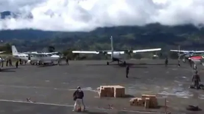 Serpihan Diduga dari Pesawat Twin Otter Ditemukan di Tebing Pegunungan Mimika